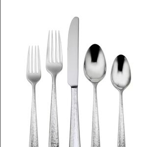 Oneida Cabria 45 piece set.